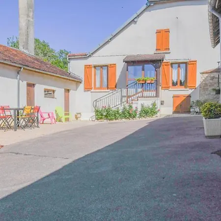 Holiday home Le Clos Du Grand Verger Briel-sur-Barse